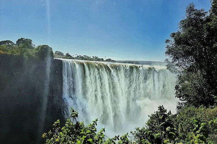 Victoria Falls Day Tour with Guided Walk, Helicopter Flight and Lunch (9/12)