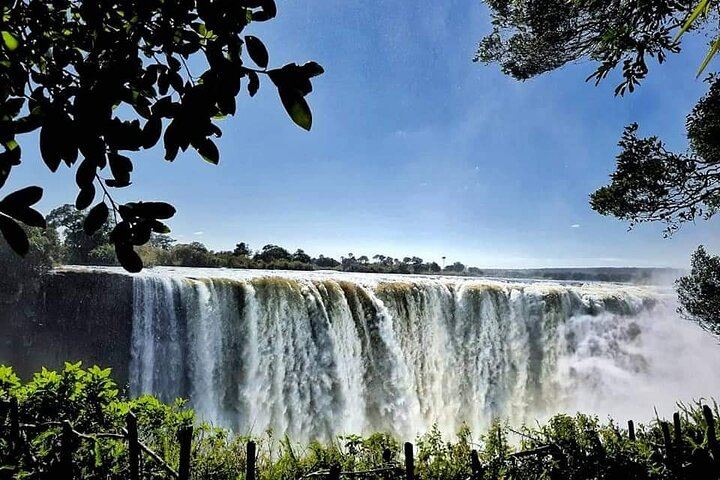 Victoria Falls Day Tour with Guided Walk, Helicopter Flight and Lunch (10/12)