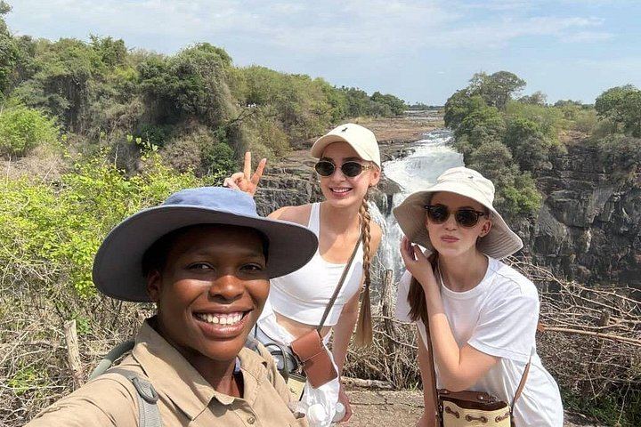 Victoria Falls Small Group Walking Tour with Knife Edge Bridge and Big Tree (1/12)