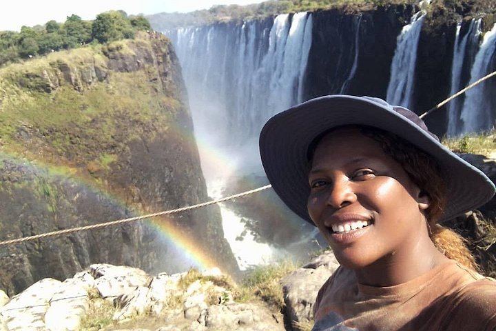 Victoria Falls Small Group Walking Tour with Knife Edge Bridge and Big Tree (4/12)