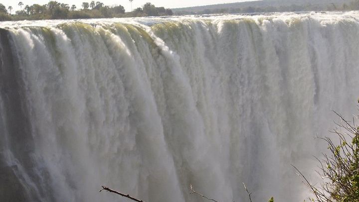 Victoria Falls 3-Day Stay With Round-Trip Transfers and Zambezi Sunset Cruise (3/9)