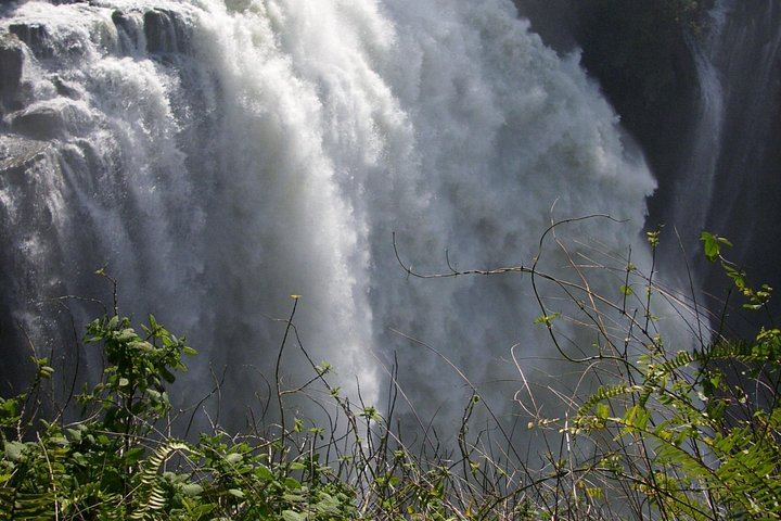 Victoria Falls 3-Day Stay With Round-Trip Transfers and Zambezi Sunset Cruise (5/9)