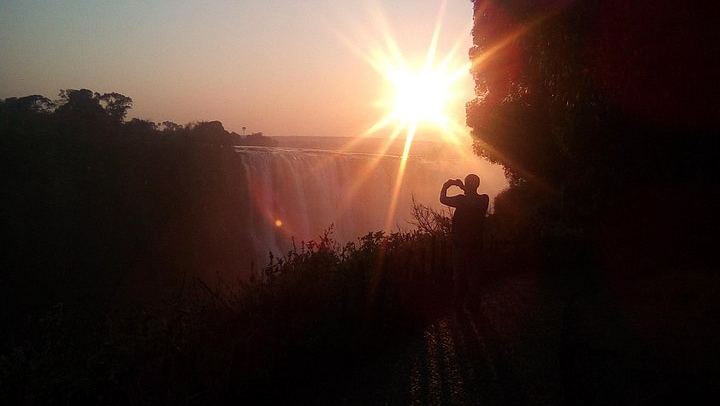Victoria Falls Sunrise Private Tour with Early Hotel Pickup and Guide (1/12)