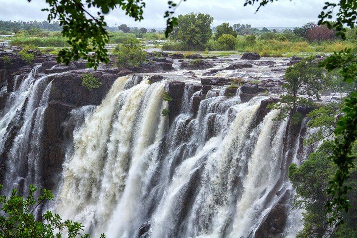 Half-Day Victoria Falls Tour from Livingstone with Hotel Pickup and Choice of Departure (3/12)