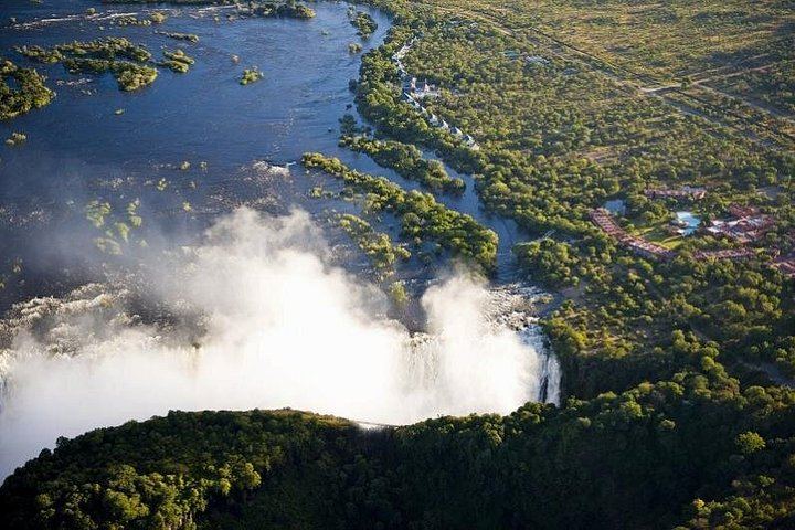 One-Hour Victoria Falls Tour from Livingstone with Boiling Pot and Knife Edge Bridge (2/6)