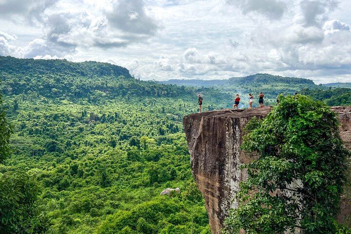 Kulen Waterfall, Beng Mealea and Kompong Phluk Small-Group Day Tour with Tickets (3/12)