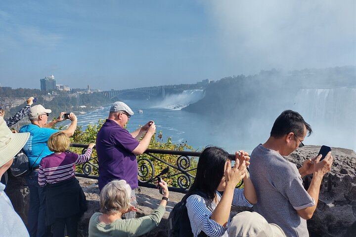 Private Custom Niagara Falls Tour from Toronto Area by Toyota Van with Driver-Guide (6/12)
