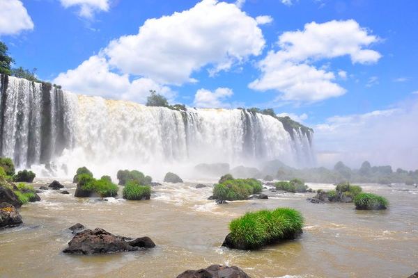 Puerto Iguazu to Brazilian Falls, Bird Park and Itaipu Dam Day Trip by Minivan