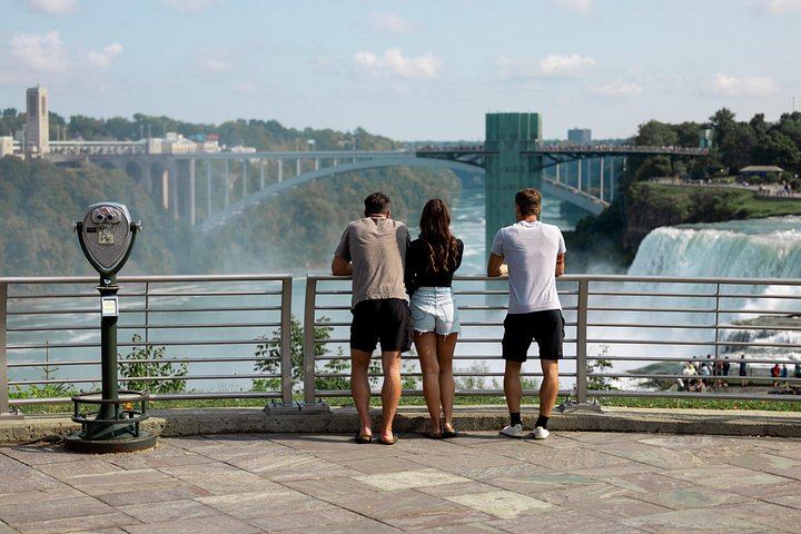 Niagara Falls USA Gray Line Tour from Red Coach Inn: Boat and Cave of the Winds (7/12)