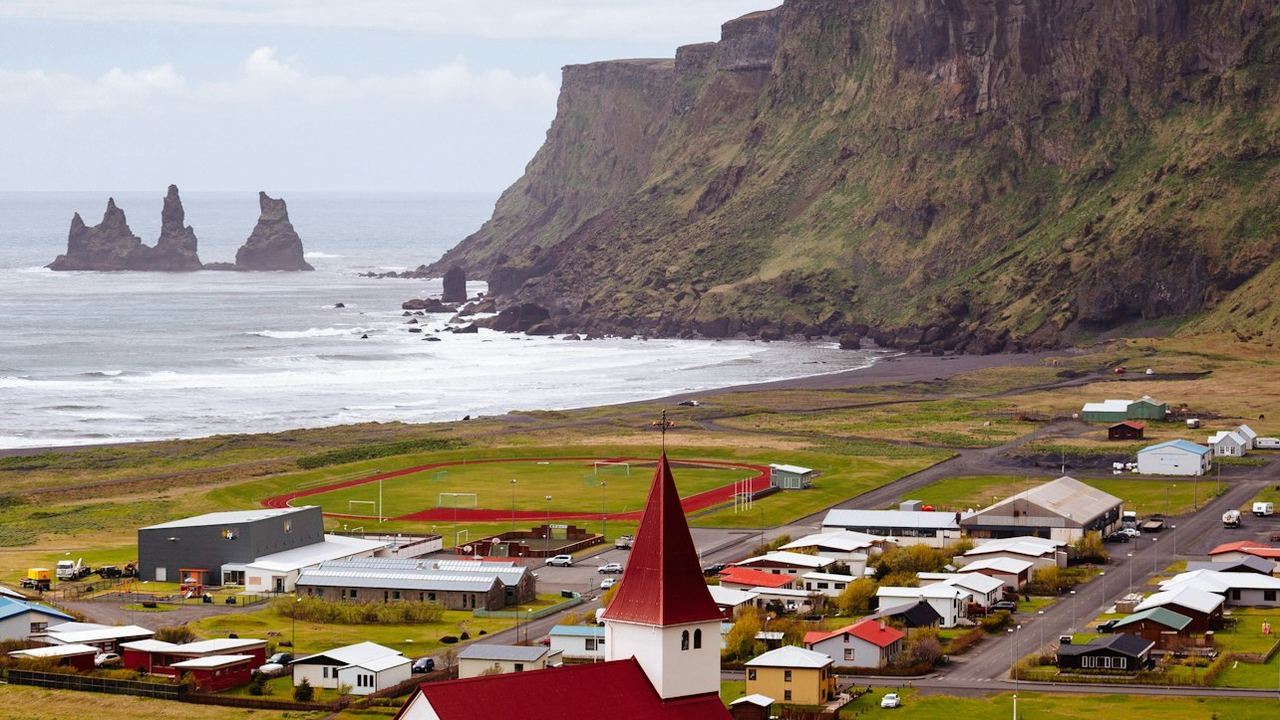 Guided South Iceland Day Trip from BSÍ Terminal: Skógafoss, Vík and Black Sand Beach (1/2)
