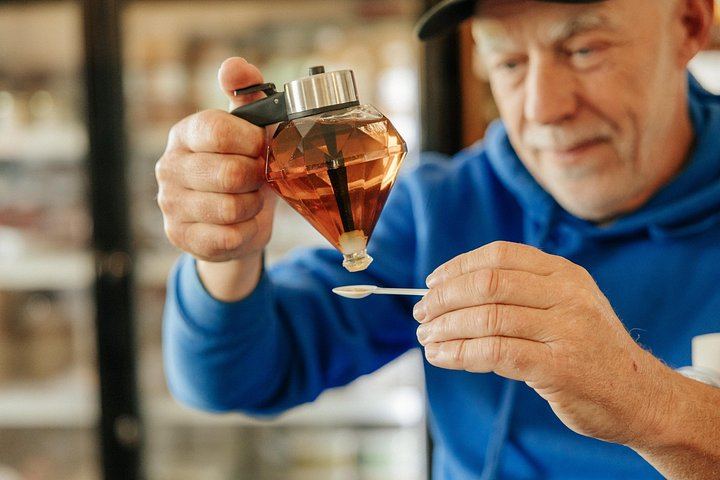 VIP Île d'Orléans Food Tour with Lunch, Local Producers and Montmorency Falls Stop (4/12)