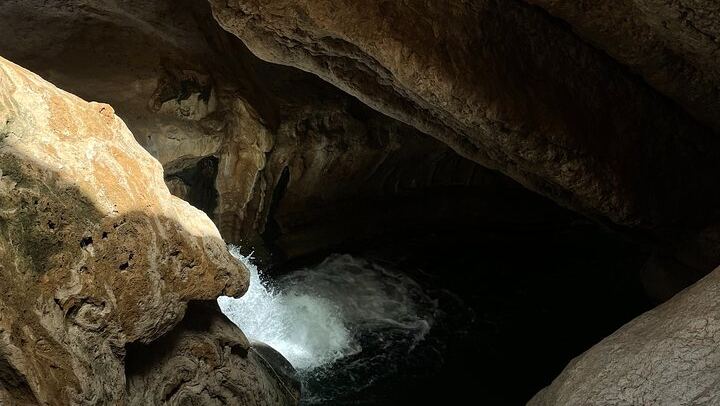 Full-Day Wadi Shab Trip from Muscat via the Coast Road and Sinkhole, Groups to 12 (2/6)
