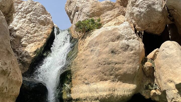 Full-Day Wadi Shab Trip from Muscat via the Coast Road and Sinkhole, Groups to 12 (1/6)