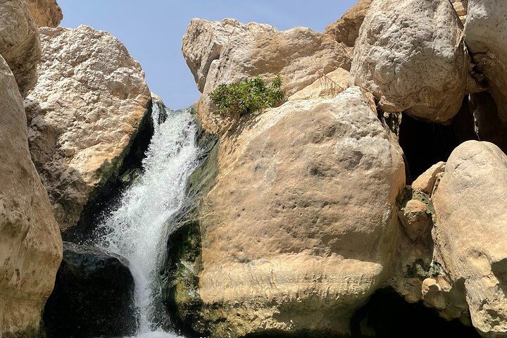 Full-Day Wadi Shab Trip from Muscat via the Coast Road and Sinkhole, Groups to 12 (1/6)