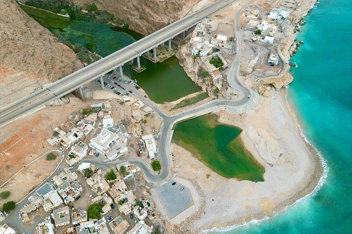 Full-Day Wadi Shab Trip from Muscat via the Coast Road and Sinkhole, Groups to 12 (4/6)