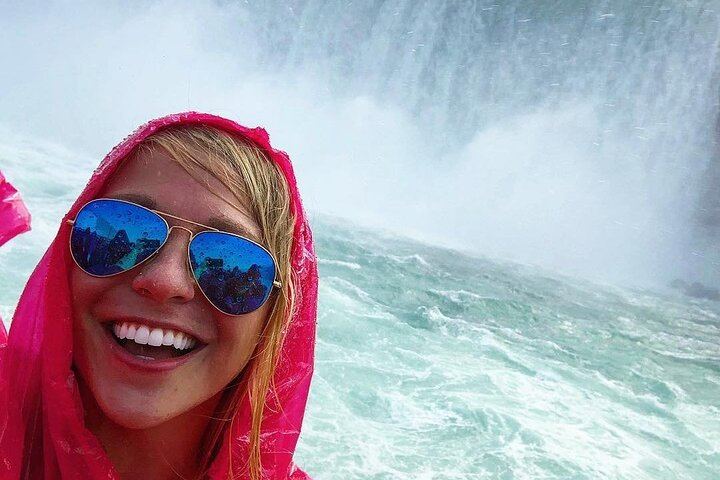 Niagara Falls Early Departure Tour from Toronto with Skip-the-Line Cruise and Ponchos (11/12)