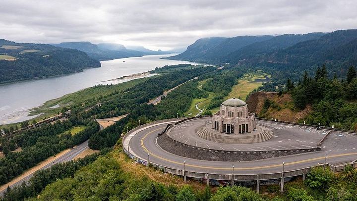 Private Multnomah Falls and Columbia Gorge Tour with Lunch Stop at the Lodge (1/12)