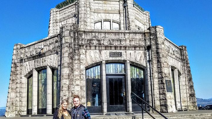 Eight-Hour Waterfalls and Wine Tour: Multnomah Falls, Hood River, Vineyards (4/12)