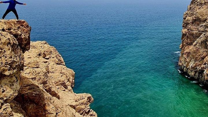 Wadi Shab Boat and Hike Adventure with Bimmah Sinkhole, Fins Beach and Romantic Cave (4/12)