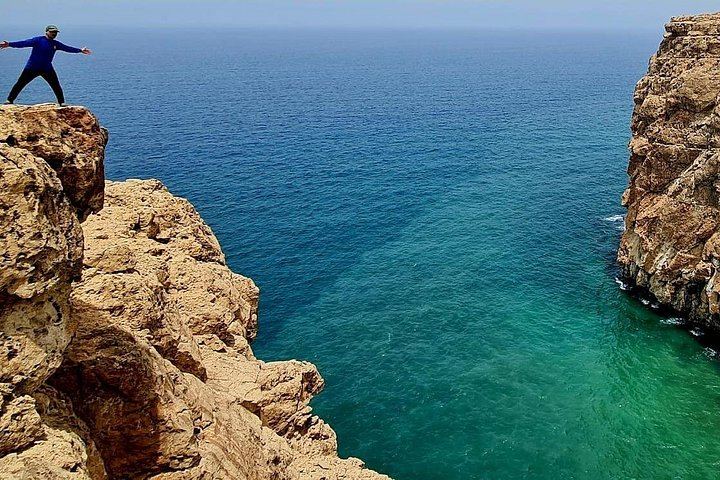 Wadi Shab Boat and Hike Adventure with Bimmah Sinkhole, Fins Beach and Romantic Cave (4/12)