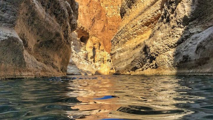 Wadi Shab and Bimmah Sinkhole Group Day Trip from Muscat with Lunch (1/12)