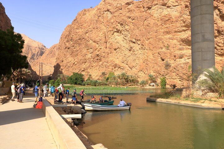 Wadi Shab and Bimmah Sinkhole Group Day Trip from Muscat with Lunch (9/12)