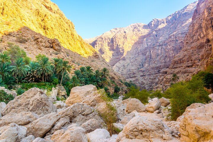 Wadi Shab and Bimmah Sinkhole Group Day Trip from Muscat with Lunch (7/12)