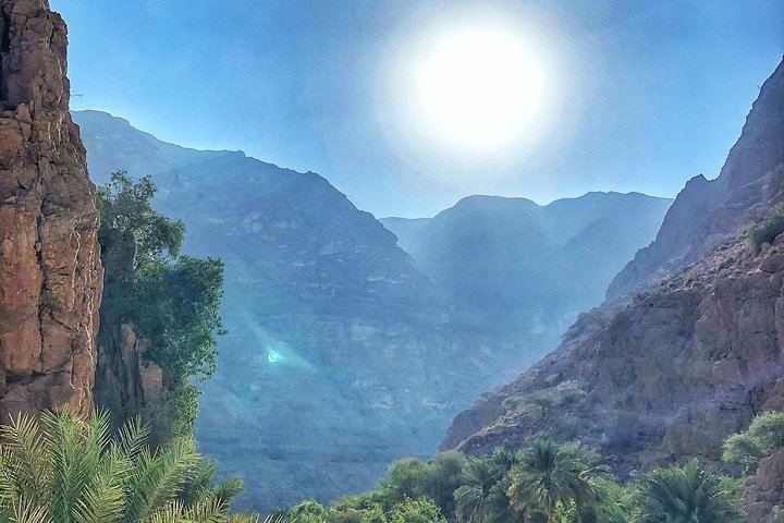 Wadi Shab and Bimmah Sinkhole Group Day Trip from Muscat with Lunch (4/12)