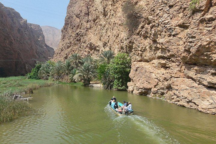 Wadi Shab Expedition from Muscat with Local Lunch, Guiding in Six Languages, Up to 12 (12/12)