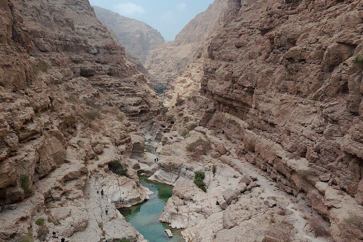 Wadi Shab Expedition from Muscat with Local Lunch, Guiding in Six Languages, Up to 12 (1/12)