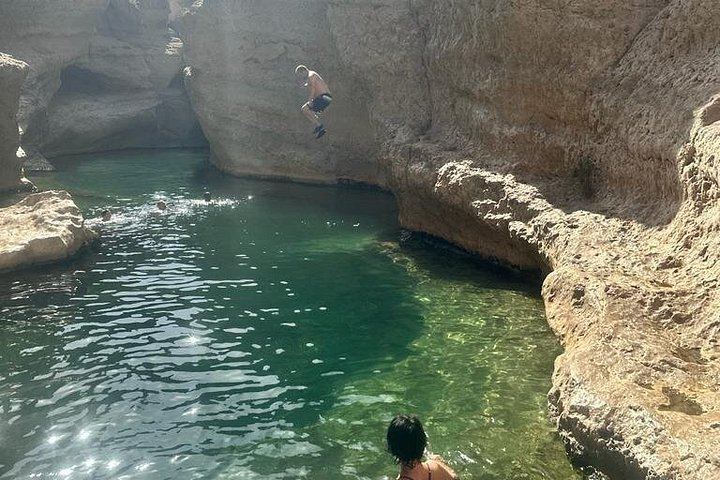 Wadi Shab Expedition from Muscat with Local Lunch, Guiding in Six Languages, Up to 12 (3/12)