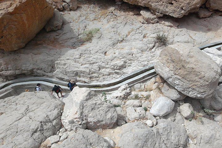 Wadi Shab Expedition from Muscat with Local Lunch, Guiding in Six Languages, Up to 12 (8/12)