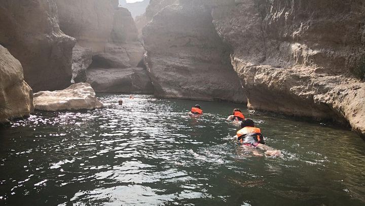 Private Wadi Shab and Wadi Tiwi Day with Qalhat and Sur Dhow Yard, Lunch and Ferry (1/12)
