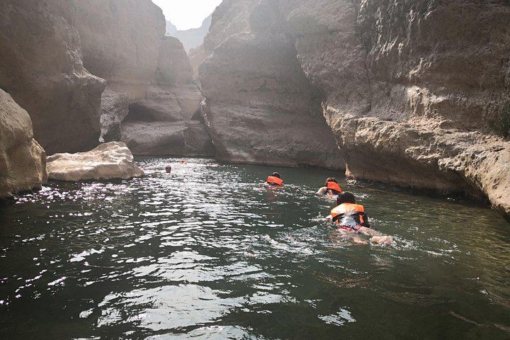 Private Wadi Shab and Wadi Tiwi Day with Qalhat and Sur Dhow Yard, Lunch and Ferry (1/12)