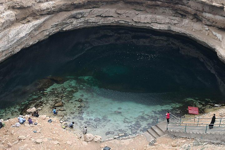 Private Wadi Shab and Wadi Tiwi Day with Qalhat and Sur Dhow Yard, Lunch and Ferry (3/12)