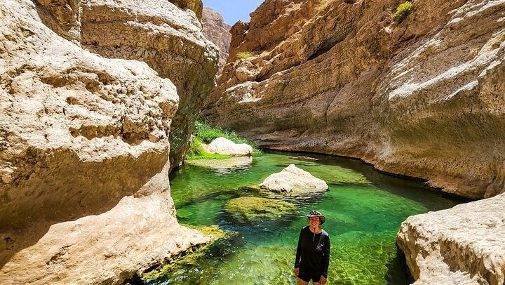 2-Day Private Wadi Shab Trip from Muscat with Tiwi Overnight and Morning Fishing Boat (2/12)