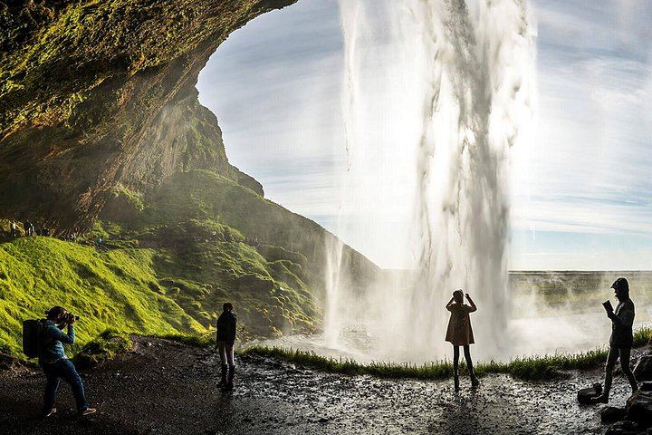 South Coast Day Tour with Volcano Commentary, Skógafoss and Reynisfjara Black Beach (1/12)