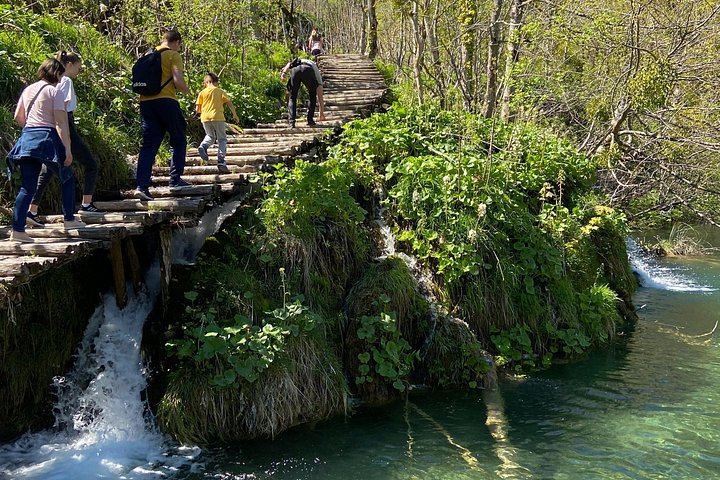 Plitvice Lakes Private Tour with Licensed Driver-Guide in a Blue Van from Zadar (6/8)