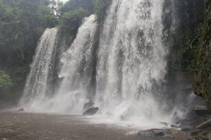 Private 2-Day Angkor Wat, Ta Prohm, Angkor Thom and Kulen Mountain Tour with Guide (8/12)