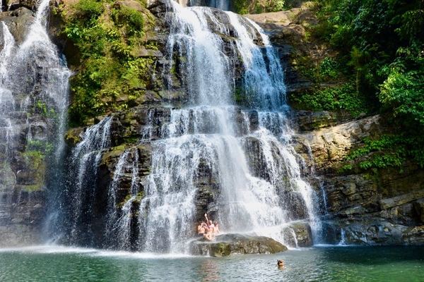 All-Inclusive Pacific Coast Waterfall Day with Local Guide, Secluded Beach and Casado