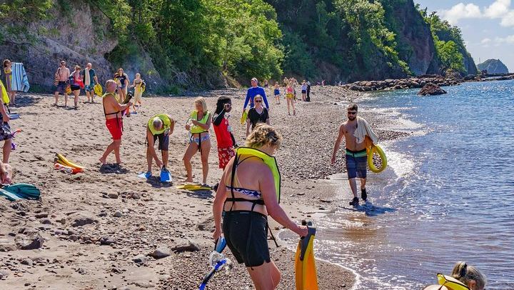 Trafalgar Falls, Sulphur Springs and Champagne Reef Snorkel Tour in Dominica (1/8)