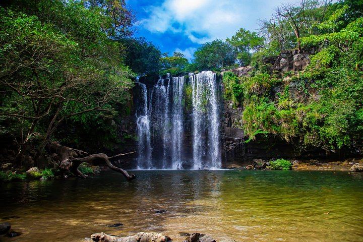 Miravalles Volcano and Las Hornillas Combo with Waterfalls, Hot Springs and Mud Baths (3/3)