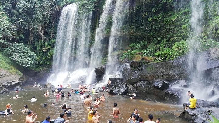 Phnom Kulen Day Trip with Two-Tier Waterfall, River of 1000 Lingas and Khmer Village Visit (1/12)