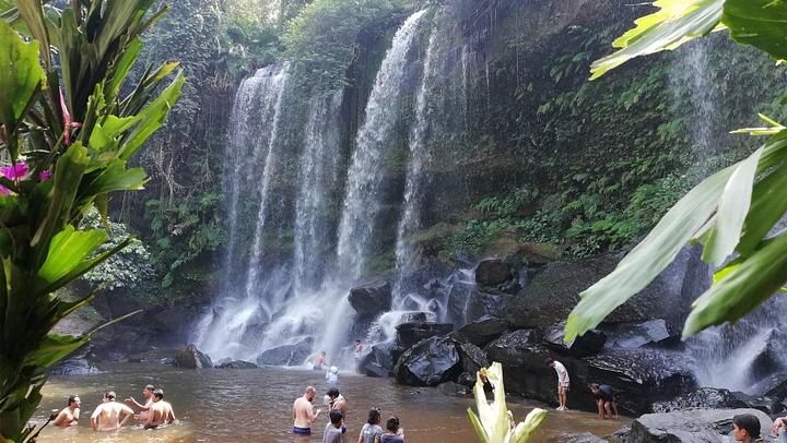 Phnom Kulen Day Trip with Two-Tier Waterfall, River of 1000 Lingas and Khmer Village Visit (2/12)