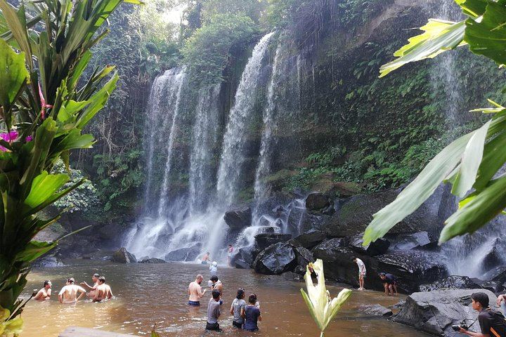 Phnom Kulen Day Trip with Two-Tier Waterfall, River of 1000 Lingas and Khmer Village Visit (2/12)