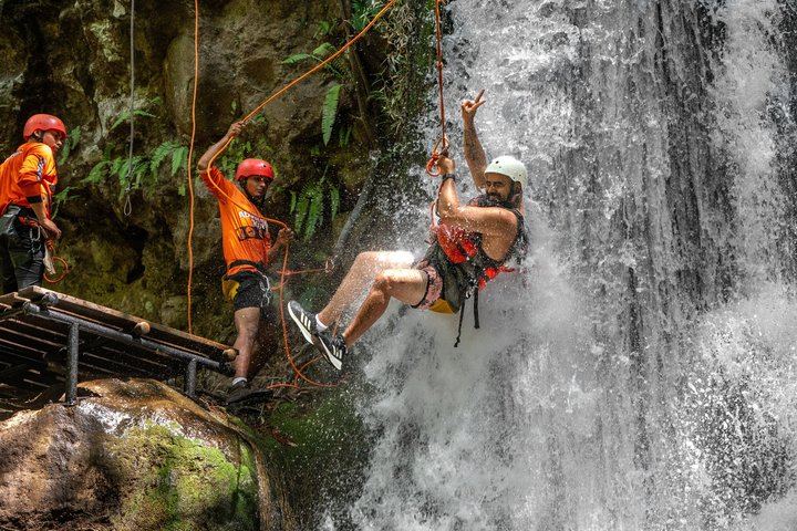 Half-Day La Victoria Waterfall Canyoning with Hot Springs and Buffet Lunch (2/8)