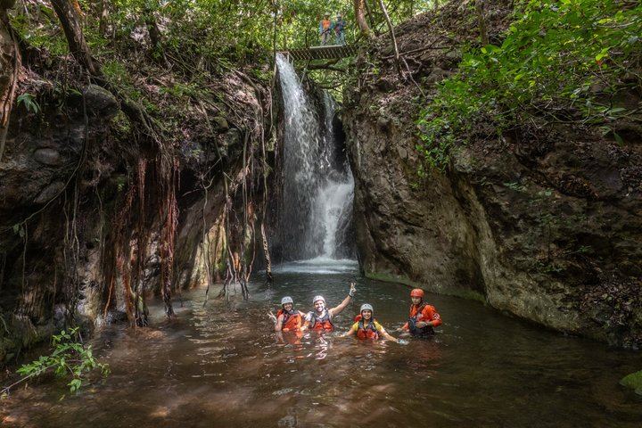 Half-Day La Victoria Waterfall Canyoning with Hot Springs and Buffet Lunch (4/8)