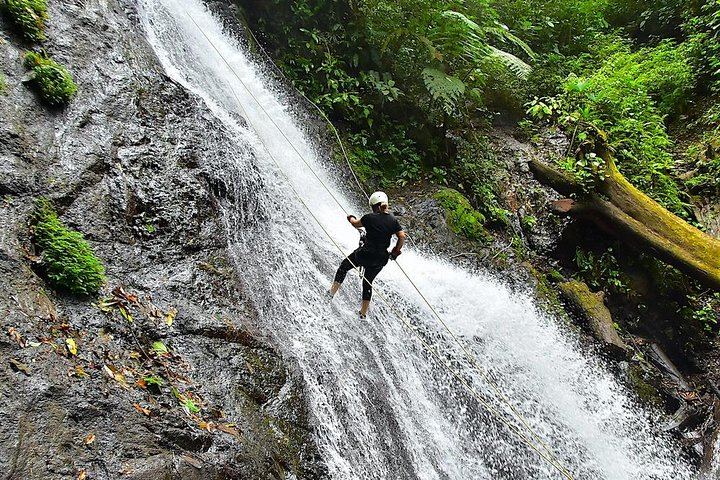 Vista Los Suenos Waterfall Canyoning near Jaco: Rappels, River Beds and Pools (1/9)
