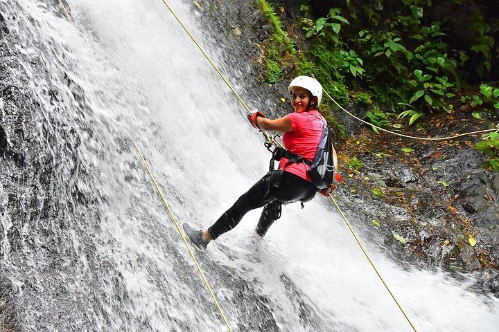 Vista Los Suenos Waterfall Canyoning near Jaco: Rappels, River Beds and Pools (3/9)