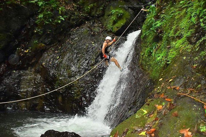 Vista Los Suenos Waterfall Canyoning near Jaco: Rappels, River Beds and Pools (4/9)